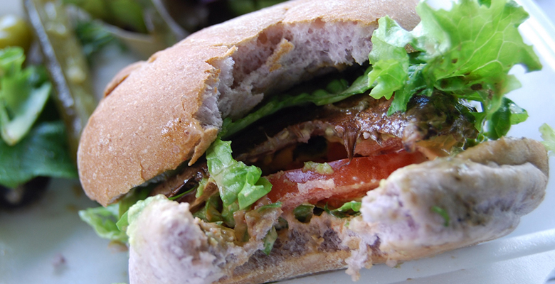 Grilled_portabella_mushroom_burger