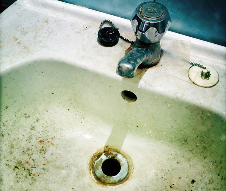 dirty sink
